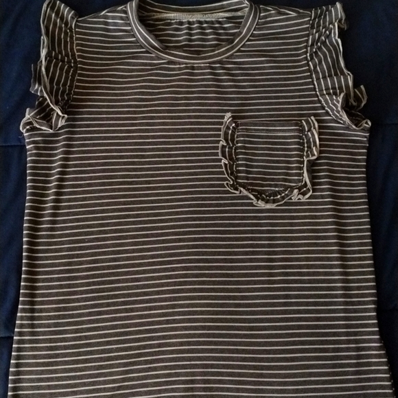 💗5/$25 Women's size small top - Picture 1 of 2